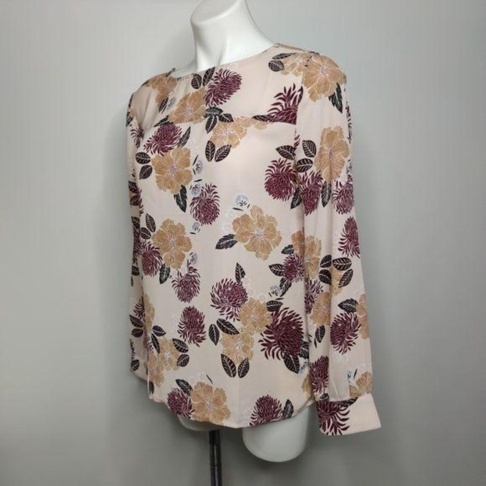 LOFT Long Sleeve Floral top - Picture 4 of 13
